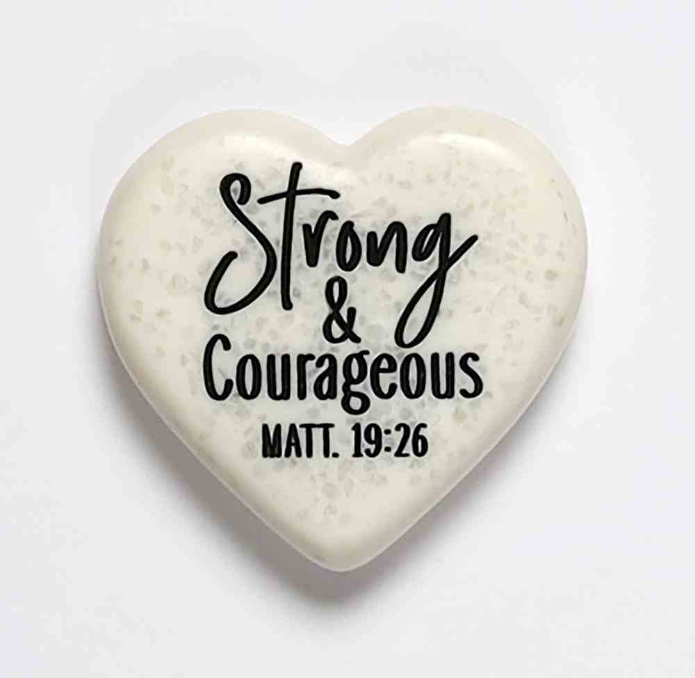 Stone Heart Plaque: Strong & Courageous Engraved (Matt 9:26) Homeware